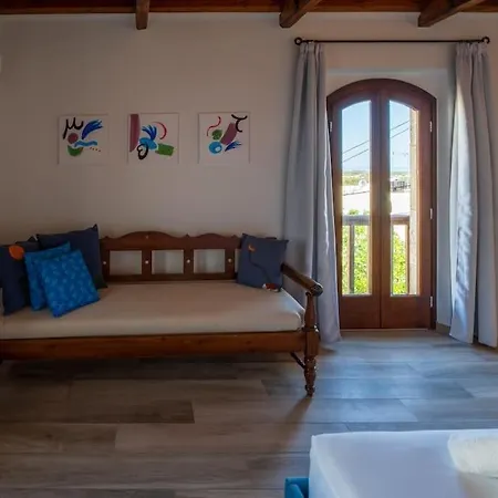 Lovelia - Live The Cretan Hospitality