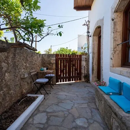 Lovelia - Live The Cretan Hospitality *
